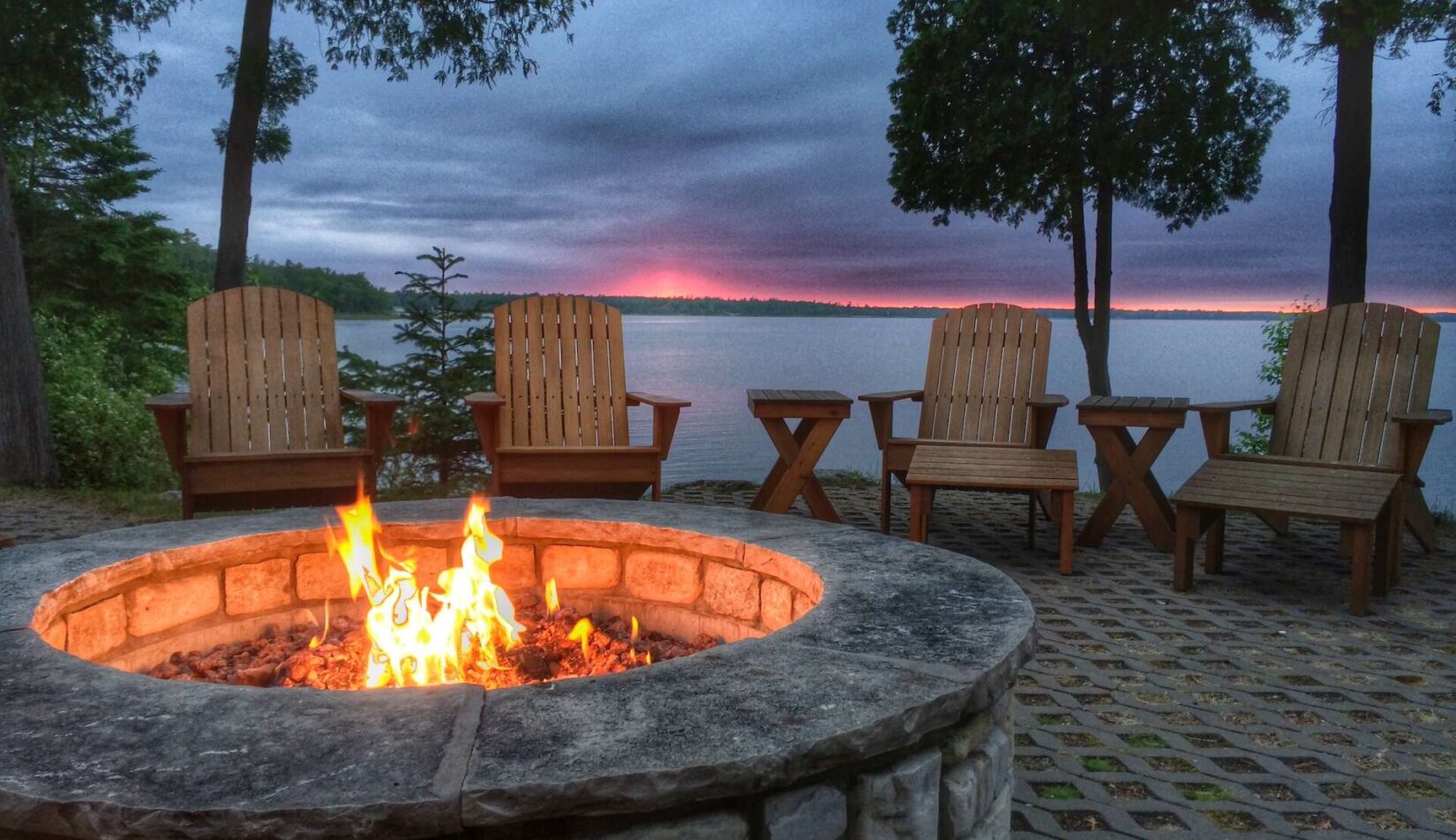 Ognisko w ogrodzie z kamieni DIY – instrukcja krok po kroku