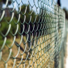 Jaka siatka na ogrodzenie? Poradnik